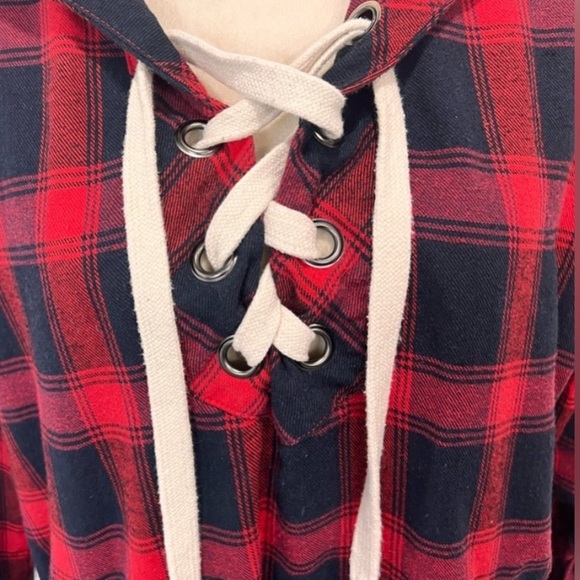 SHE + SKY PLAID HOOED TOP - Picture 10 of 11